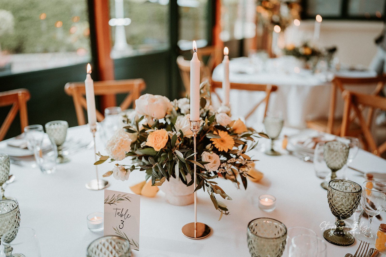 vase beige