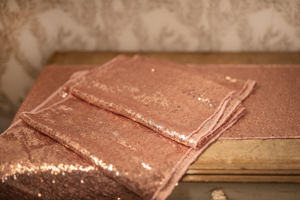 Chemin de table sequin