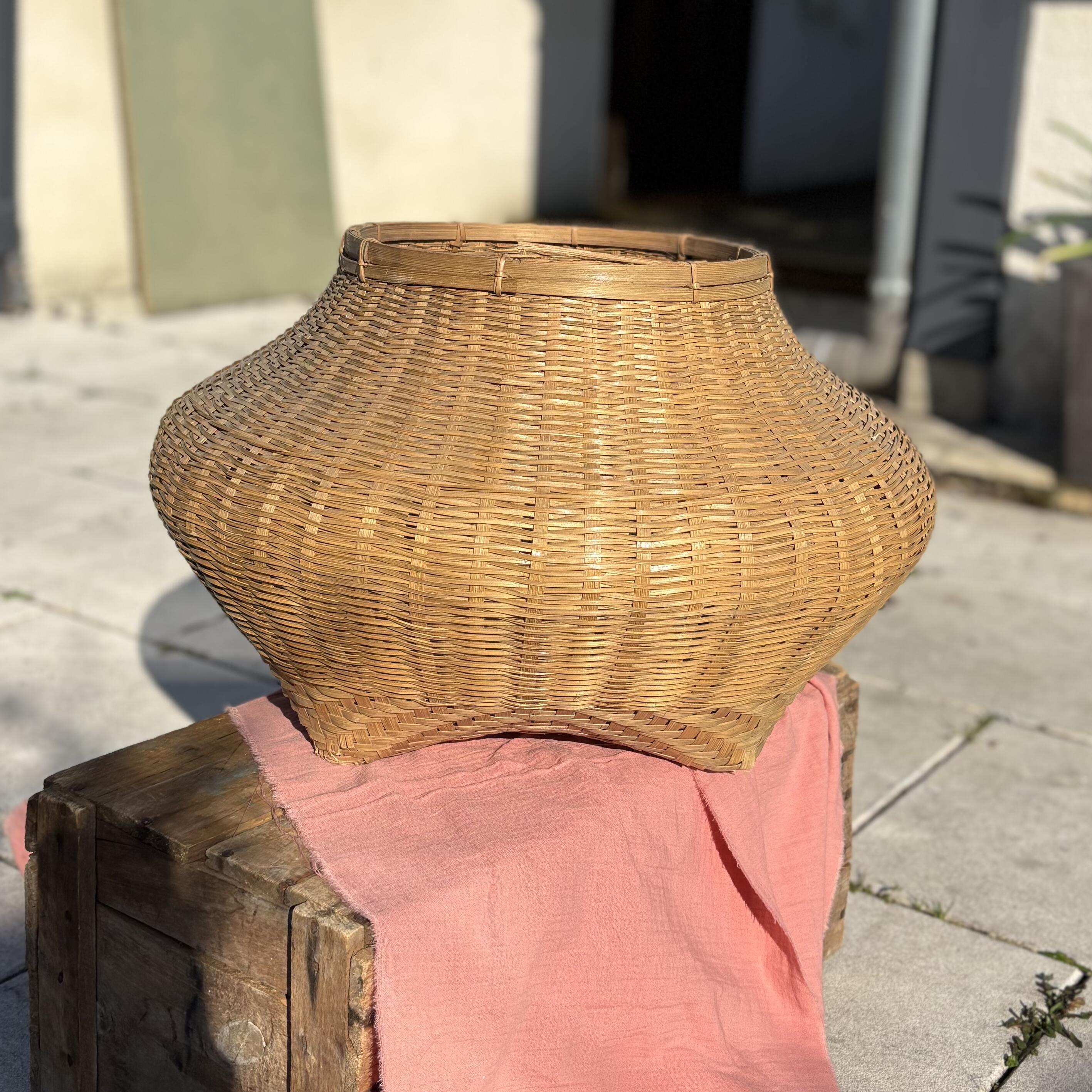 Grand panier en bambou