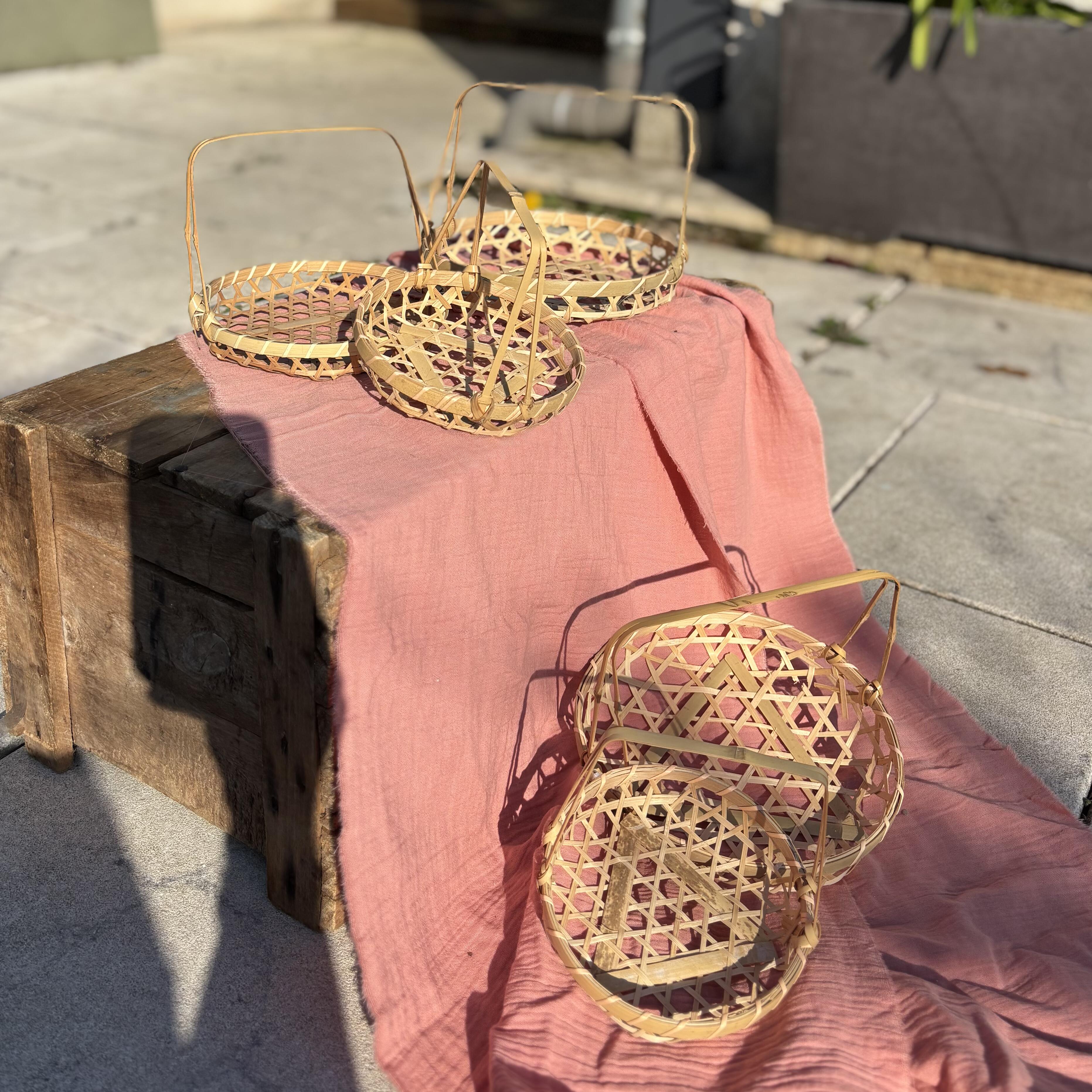 Panier avec anse en bambou