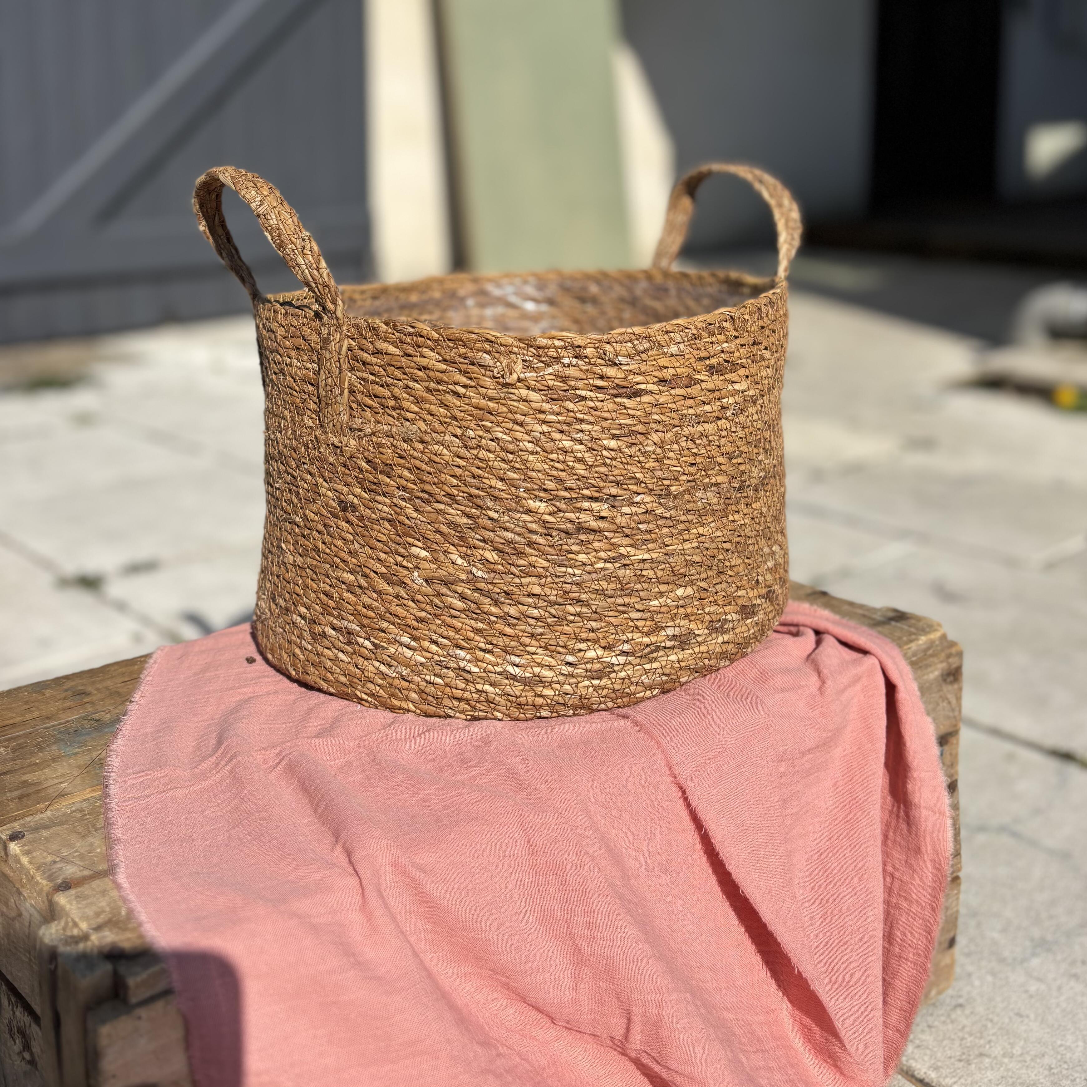 Panier en osier avec anse