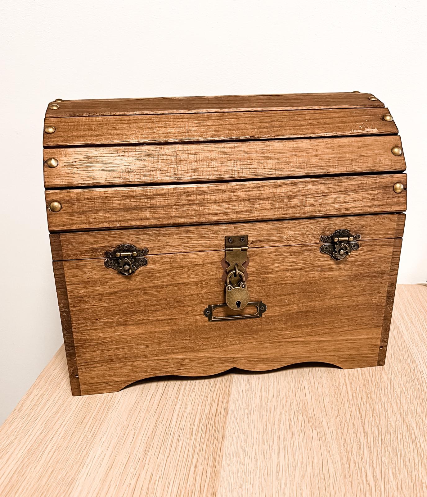 Urne coffre en bois