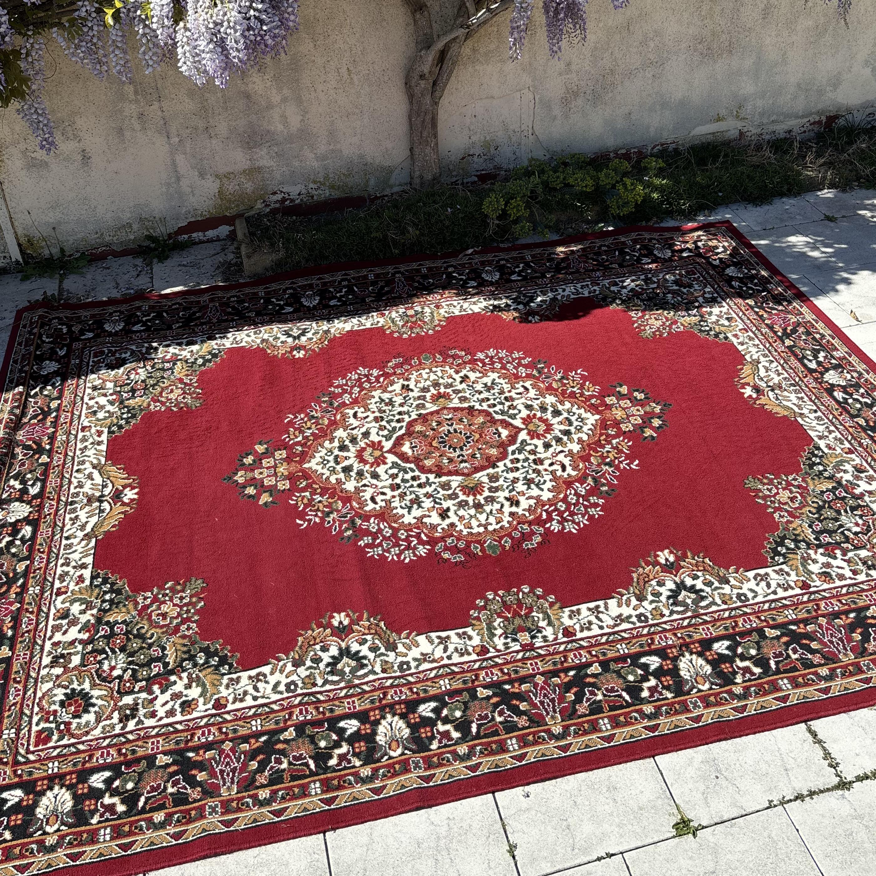 Grand tapis ancien