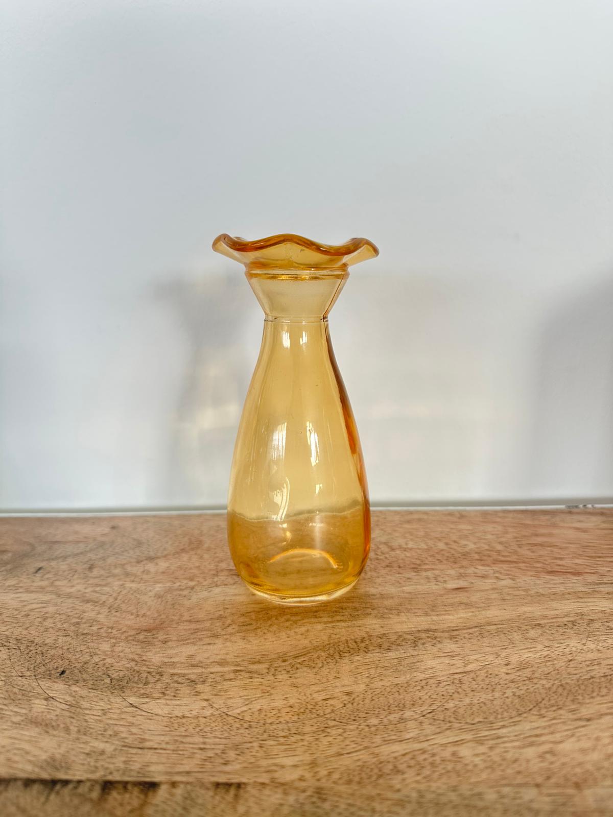 11 vases orange