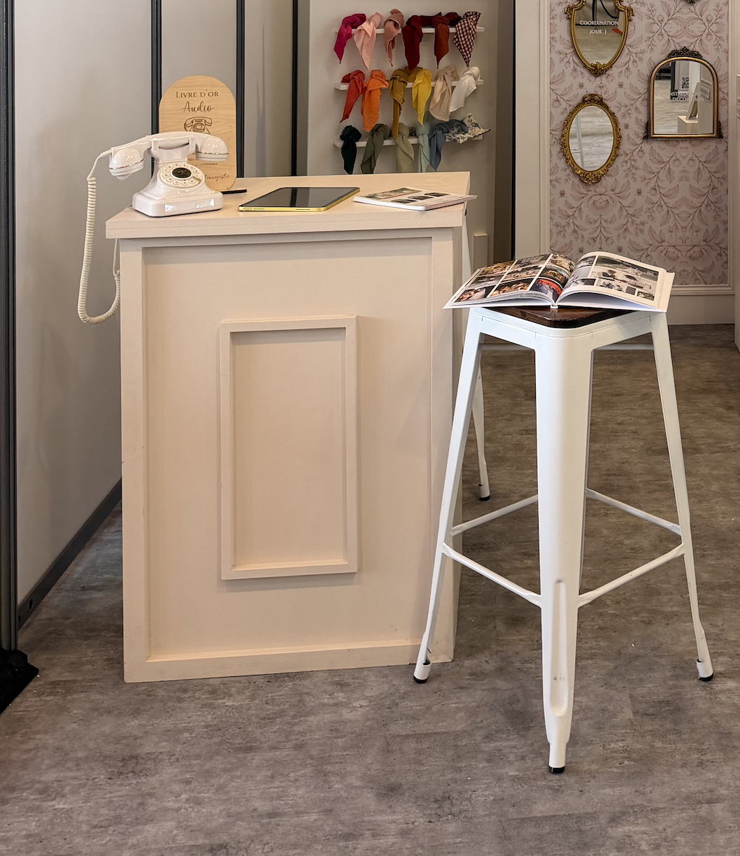 Comptoir d'accueil ou pupitre